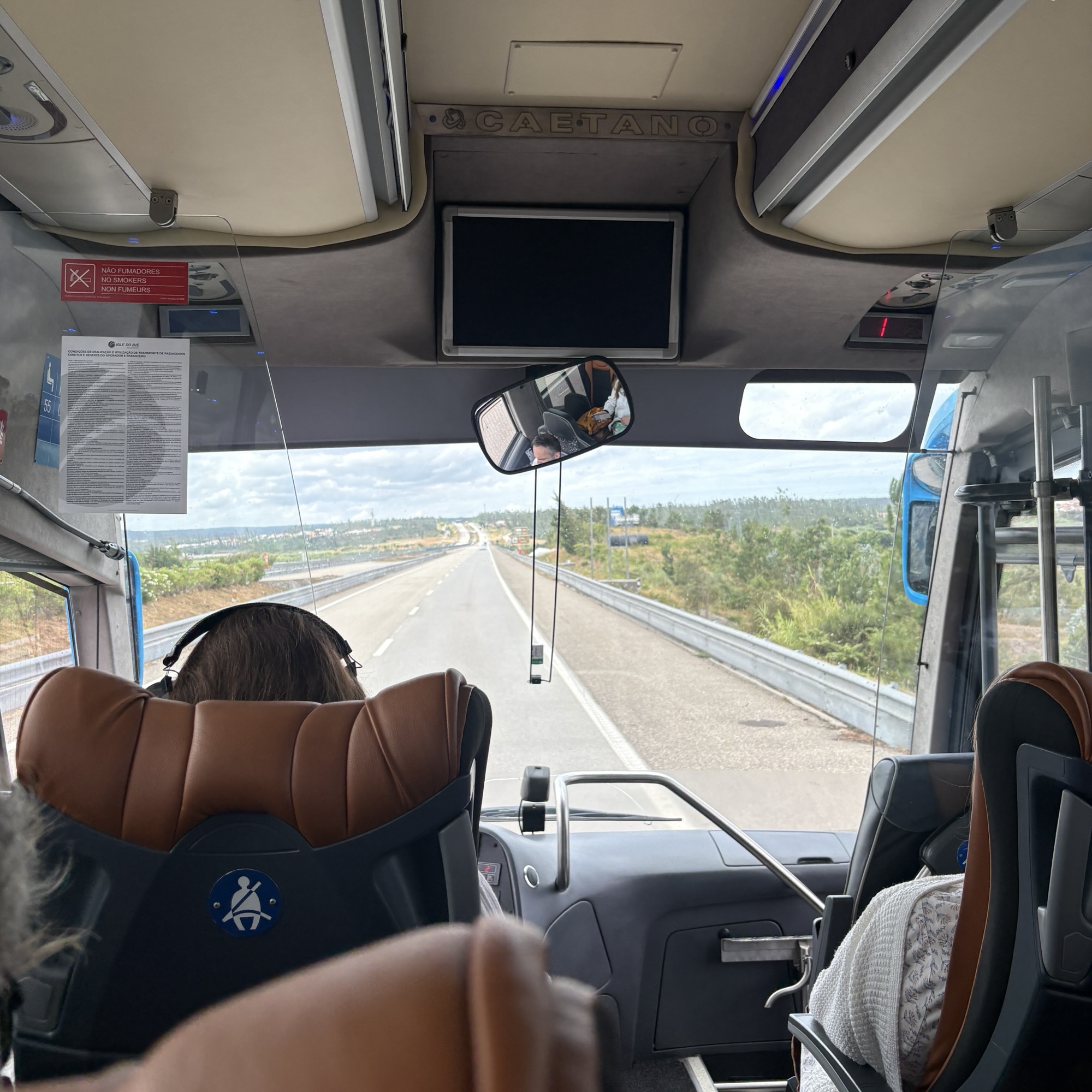 2026.06.26 On a bus to Nazaré…